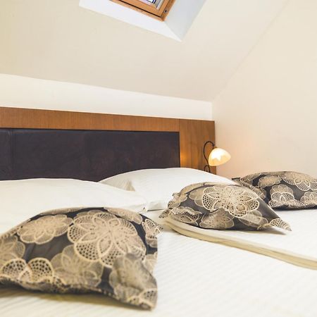 Etno Selo Stanisici Hotel Leonida Dijelovi エクステリア 写真