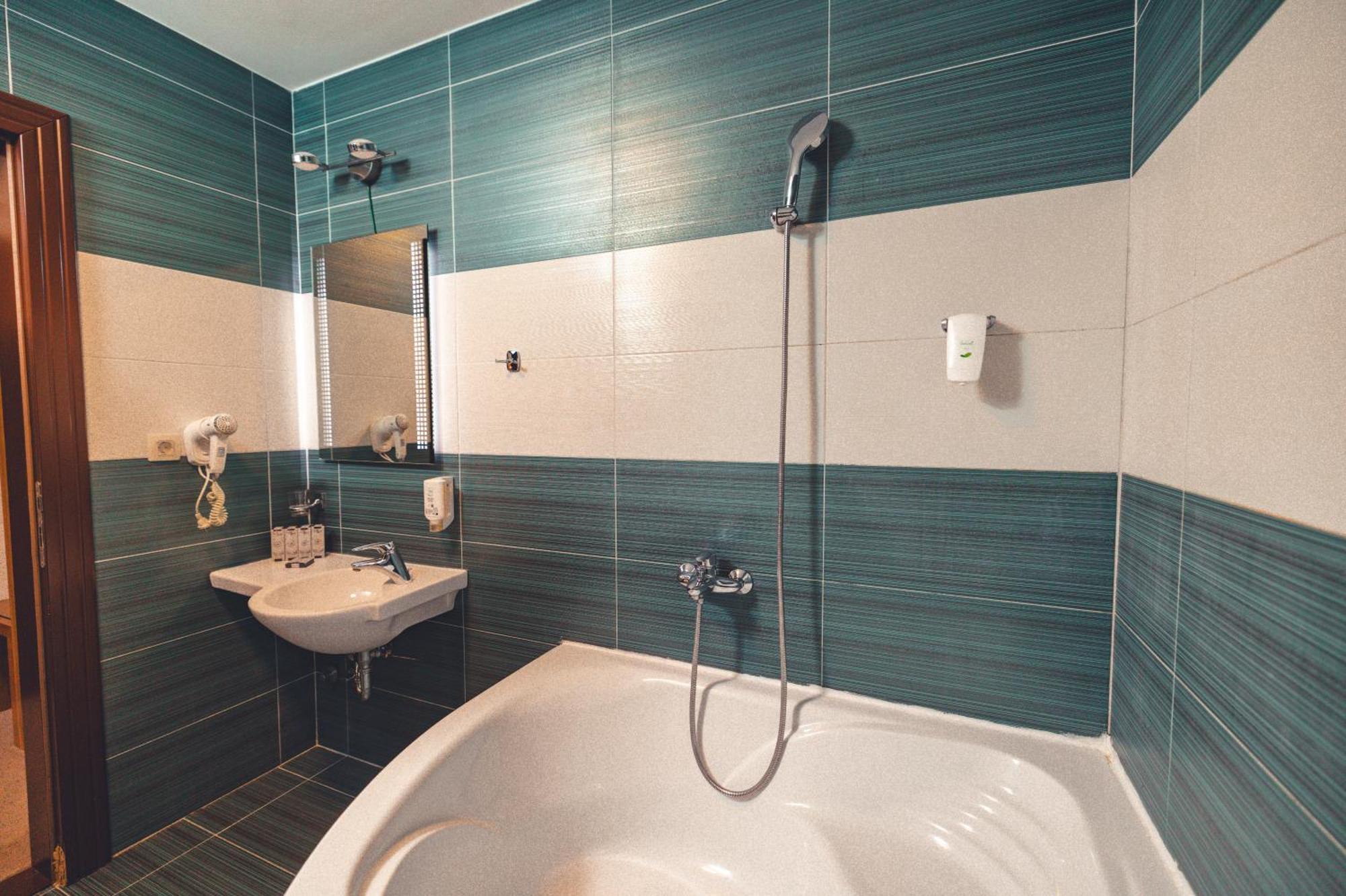 Etno Selo Stanisici Hotel Leonida Dijelovi エクステリア 写真