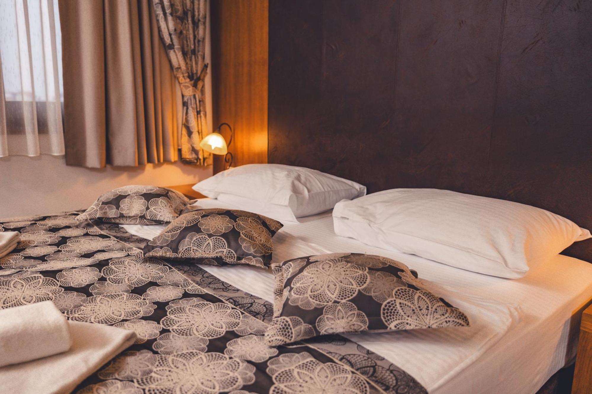 Etno Selo Stanisici Hotel Leonida Dijelovi エクステリア 写真