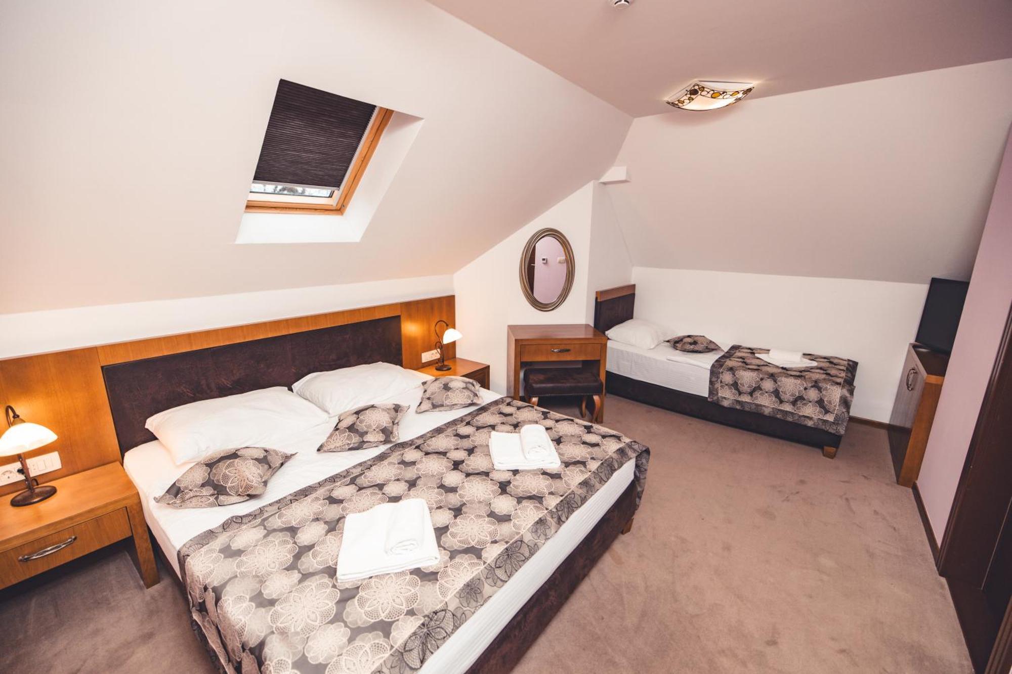 Etno Selo Stanisici Hotel Leonida Dijelovi エクステリア 写真