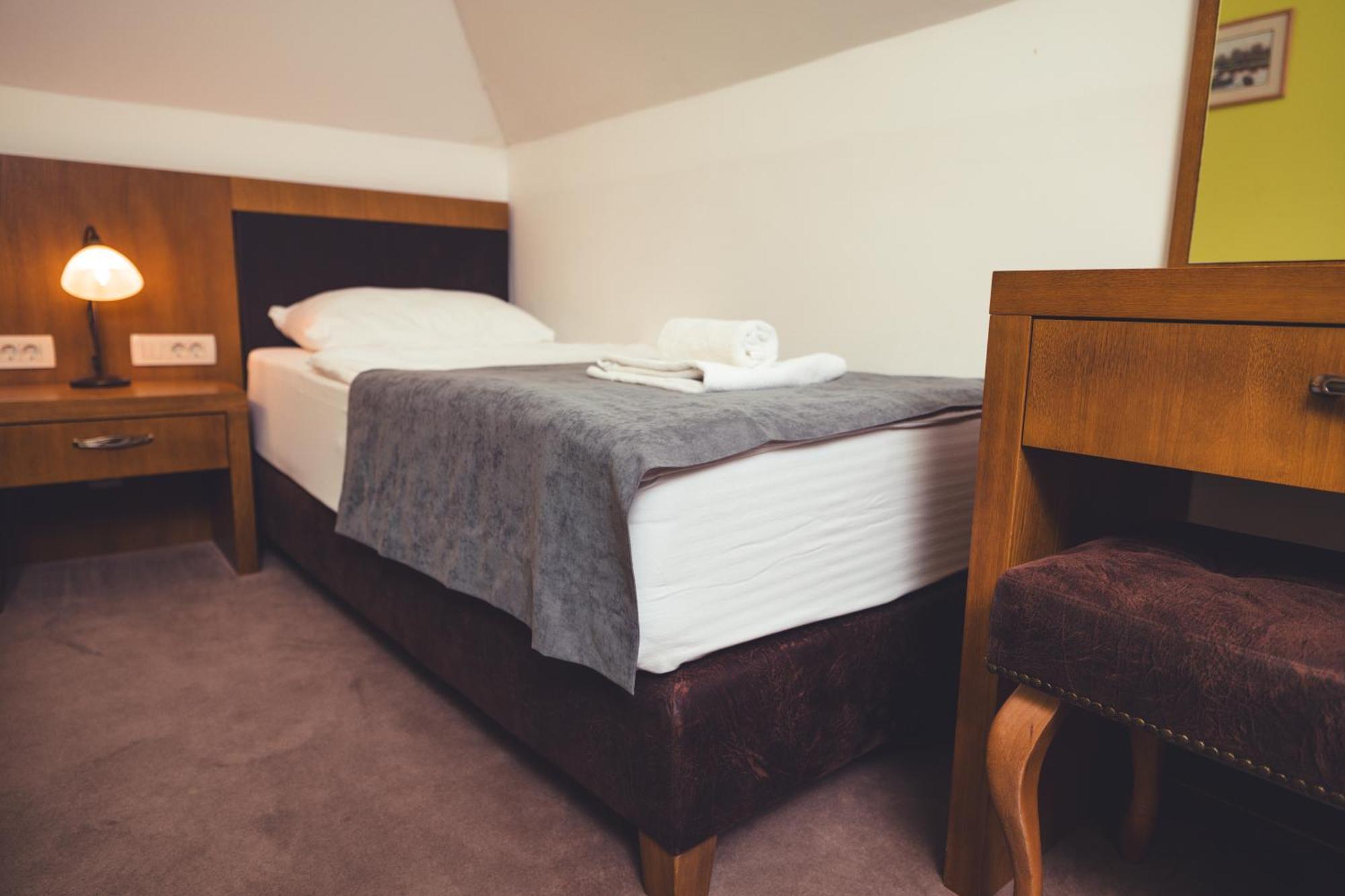 Etno Selo Stanisici Hotel Leonida Dijelovi エクステリア 写真